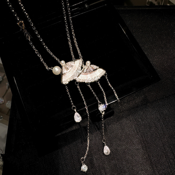 Italian Vintage Scallop Pink Mother-of-Pearl Tassel Necklace