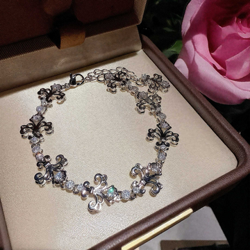 Vintage Iris Gemstone Bracelet: Glamour for Weddings & Galas