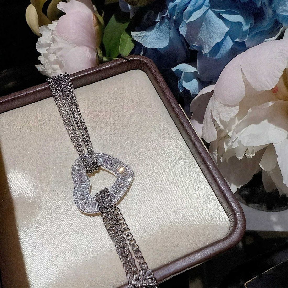 Heart - shaped zircon bracelet