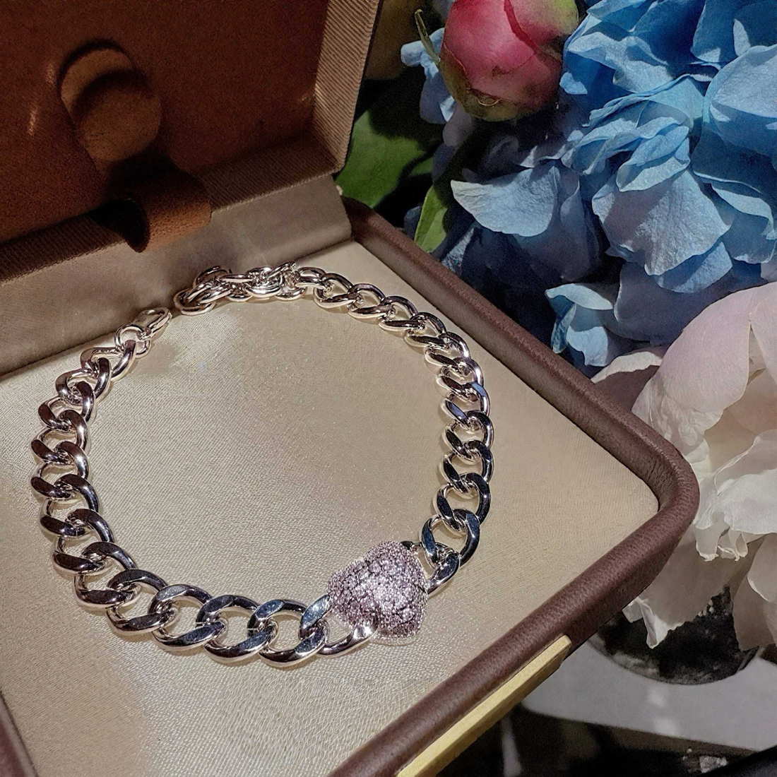  Shaped Zircon Chain Bracelet