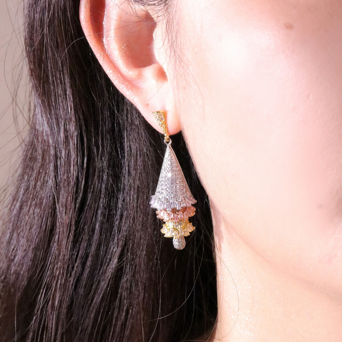 Vintage Court Style for Young Women