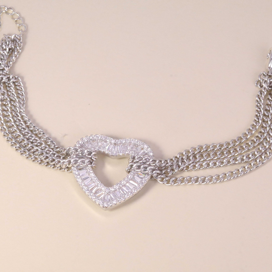 Heart - shaped zircon bracelet